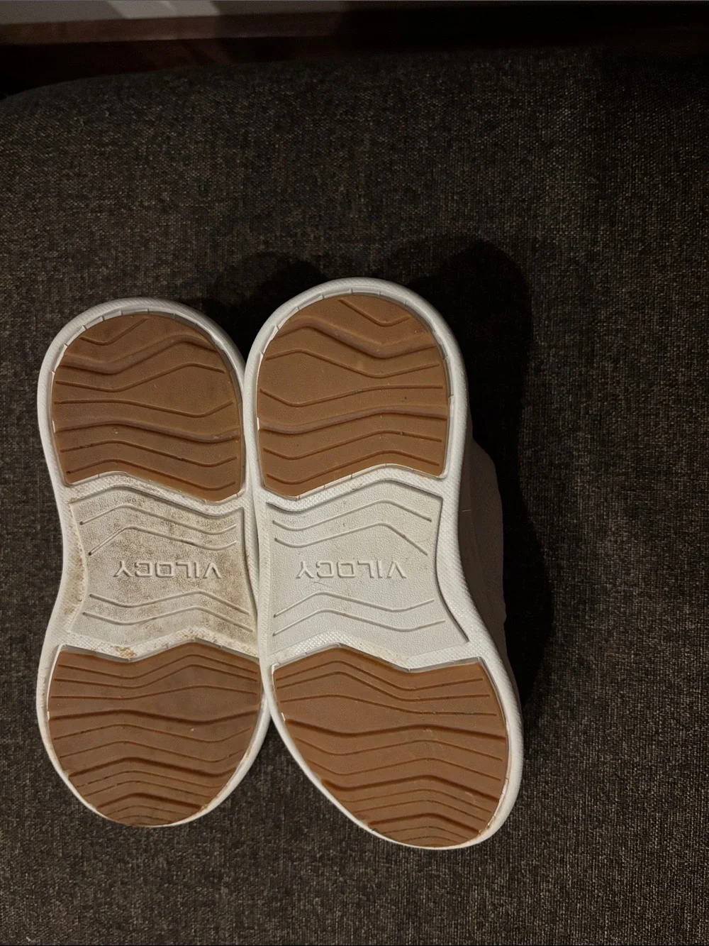 Vilocy Kids White Knit Sneakers with Tan Accents size Eur 29 (11.5-12 U.S)